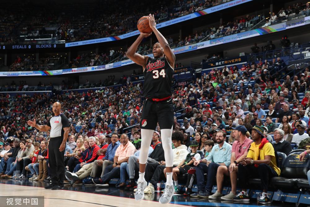 在他的领导 在他的领导