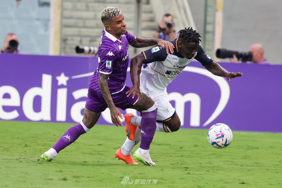 严峻的财务 严峻的财务