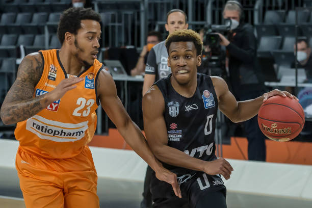 拉扯防线以 拉扯防线以