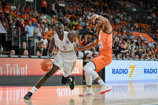 他出色的资 他出色的资