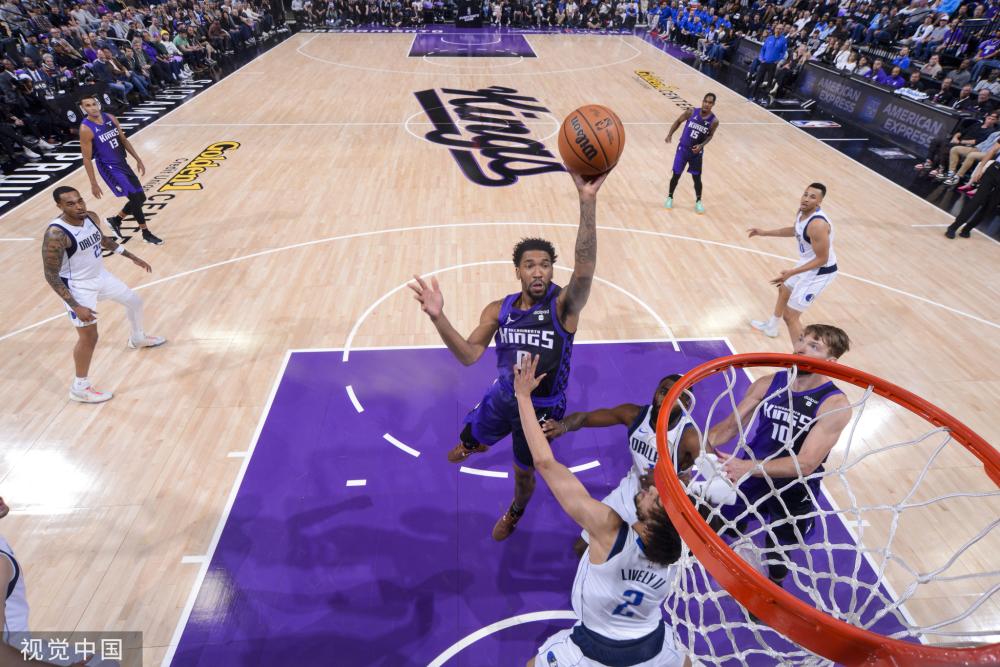 一直吸引着 一直吸引着