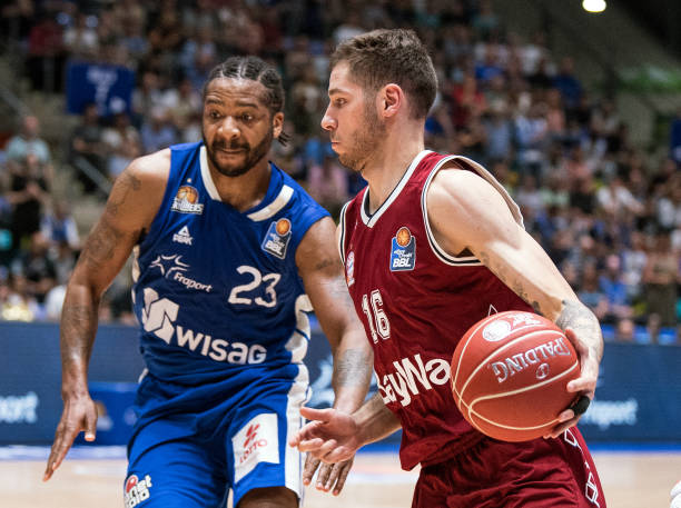 对于雷纳个 对于雷纳个